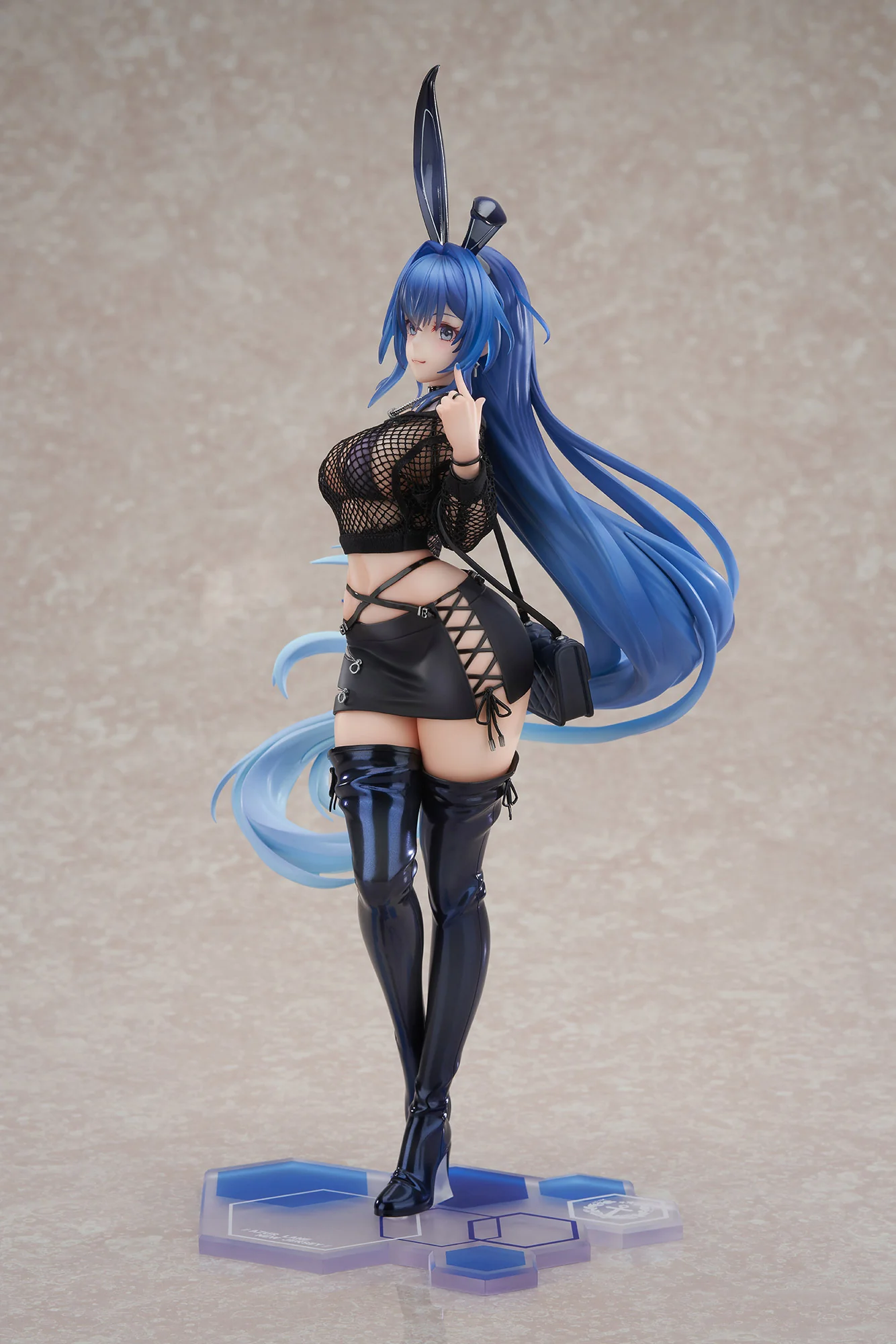 [Pre-order] Azur Lane - New Jersey (Collaboration Illustration Ver.) 1/7 Scale Figure APEX - Image 2