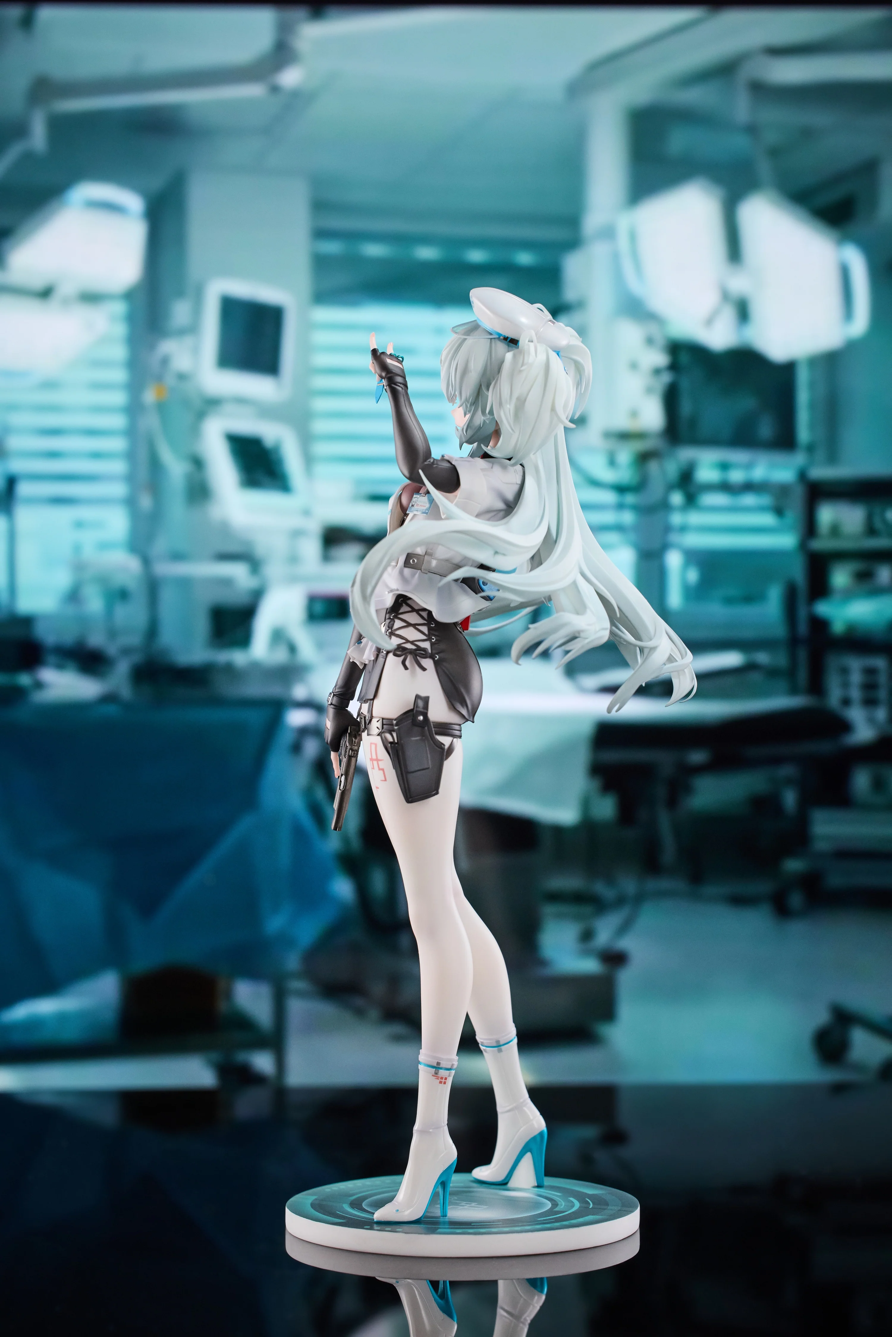 [Pre-order] GIRLS' FRONTLINE 2: EXILIUM - Florence Alluring White Feather 1/6 Scale Figure VKEND - Image 10