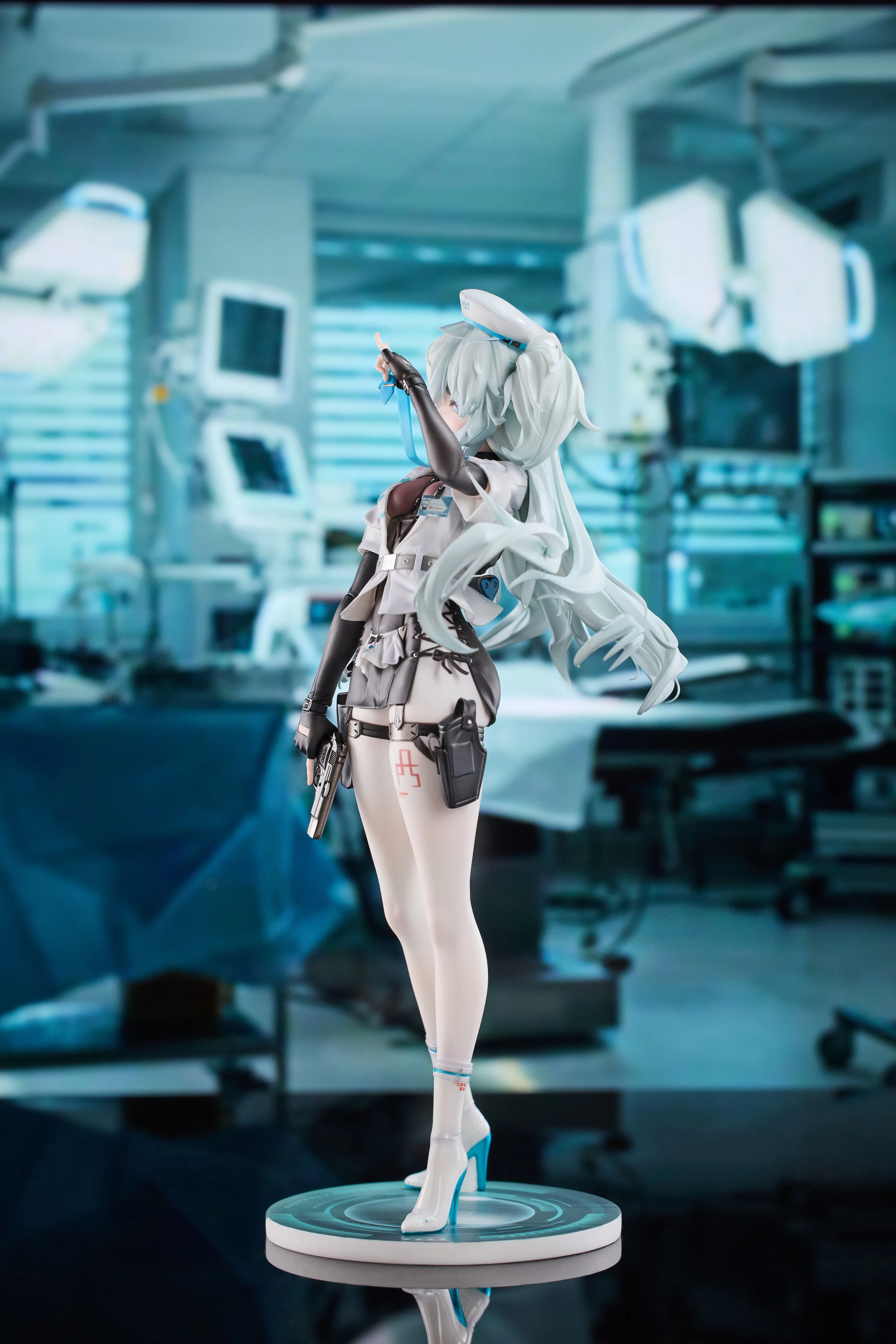 [Pre-order] GIRLS' FRONTLINE 2: EXILIUM - Florence Alluring White Feather 1/6 Scale Figure VKEND - Image 11