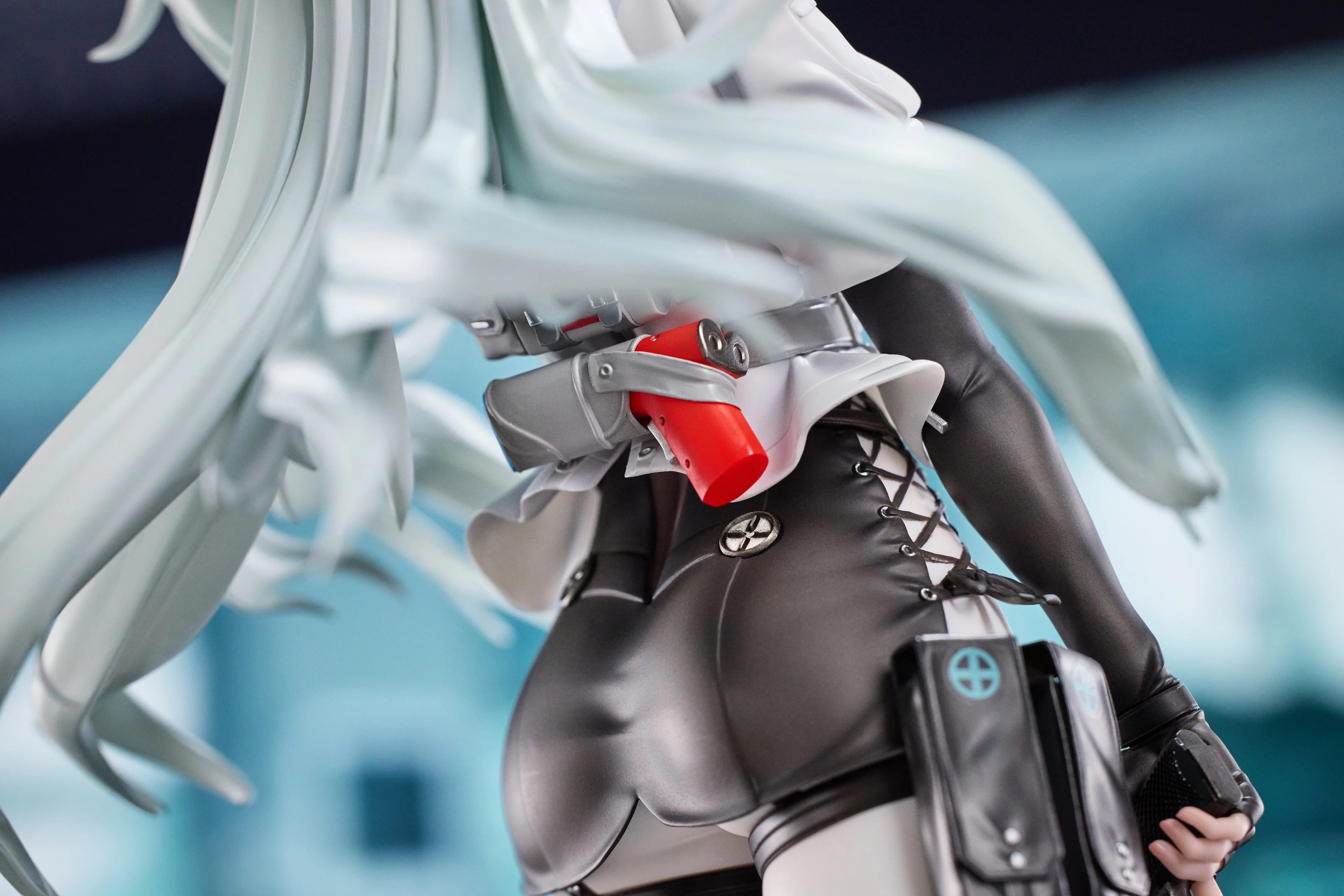 [Pre-order] GIRLS' FRONTLINE 2: EXILIUM - Florence Alluring White Feather 1/6 Scale Figure VKEND - Image 3