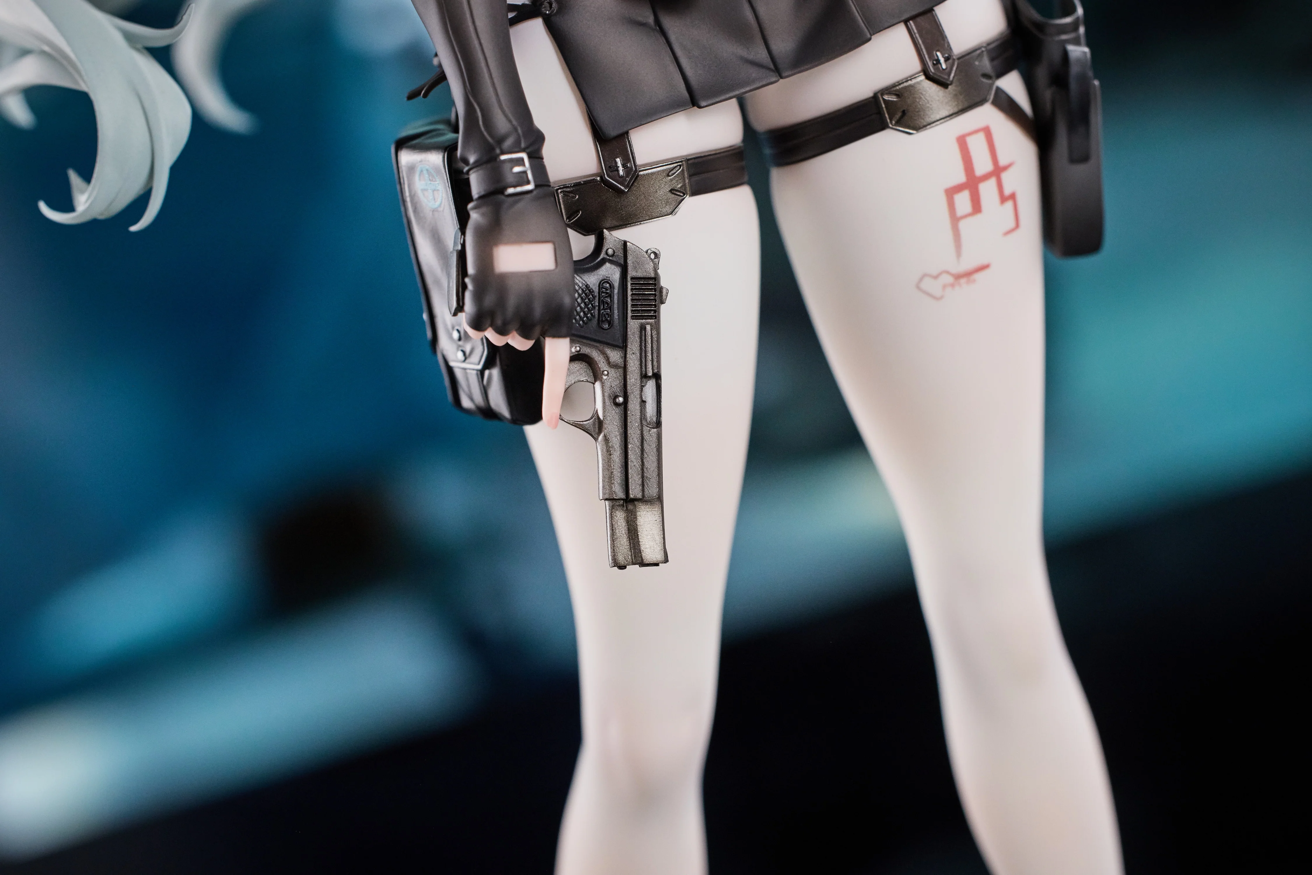 [Pre-order] GIRLS' FRONTLINE 2: EXILIUM - Florence Alluring White Feather 1/6 Scale Figure VKEND - Image 4