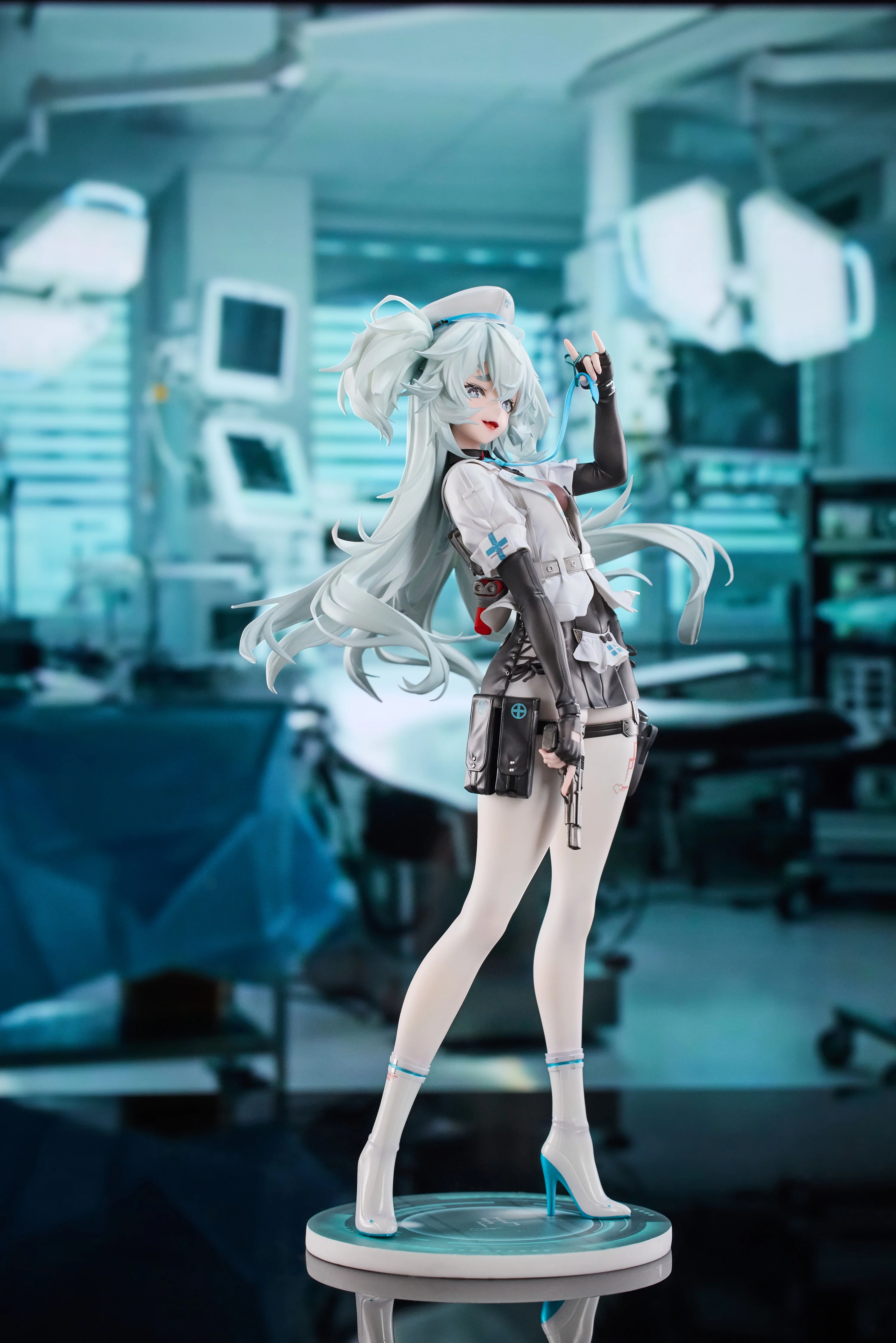 [Pre-order] GIRLS' FRONTLINE 2: EXILIUM - Florence Alluring White Feather 1/6 Scale Figure VKEND - Image 6