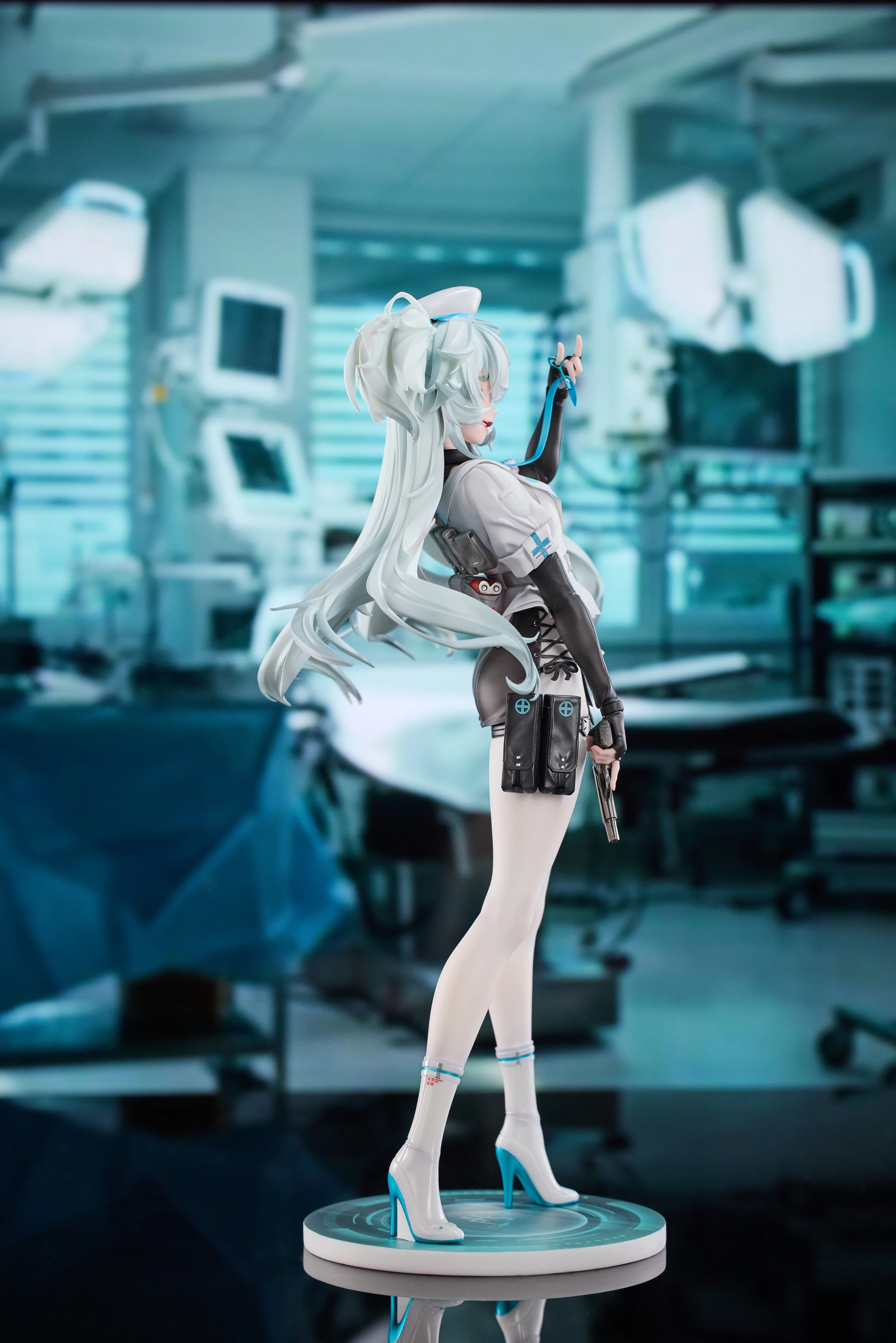 [Pre-order] GIRLS' FRONTLINE 2: EXILIUM - Florence Alluring White Feather 1/6 Scale Figure VKEND - Image 7