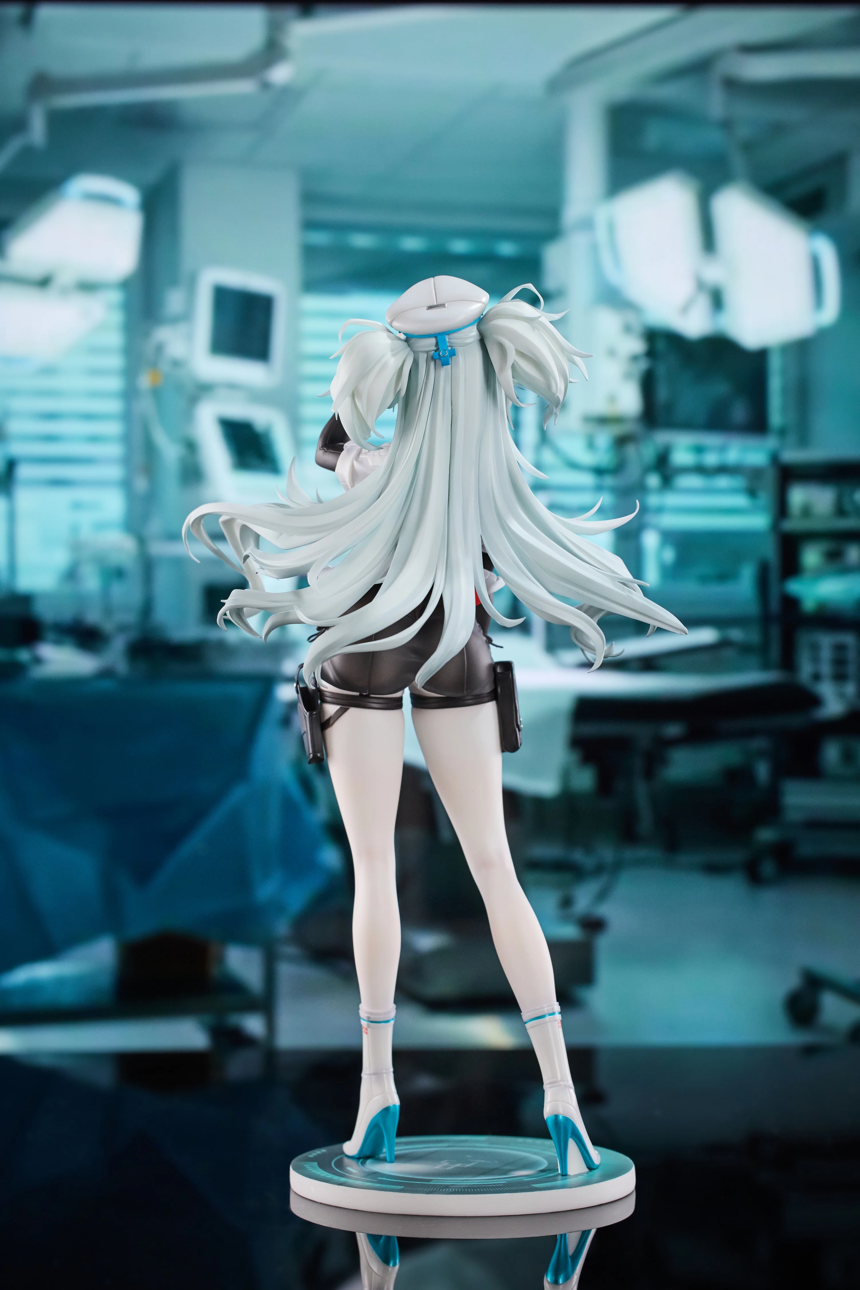 [Pre-order] GIRLS' FRONTLINE 2: EXILIUM - Florence Alluring White Feather 1/6 Scale Figure VKEND - Image 8