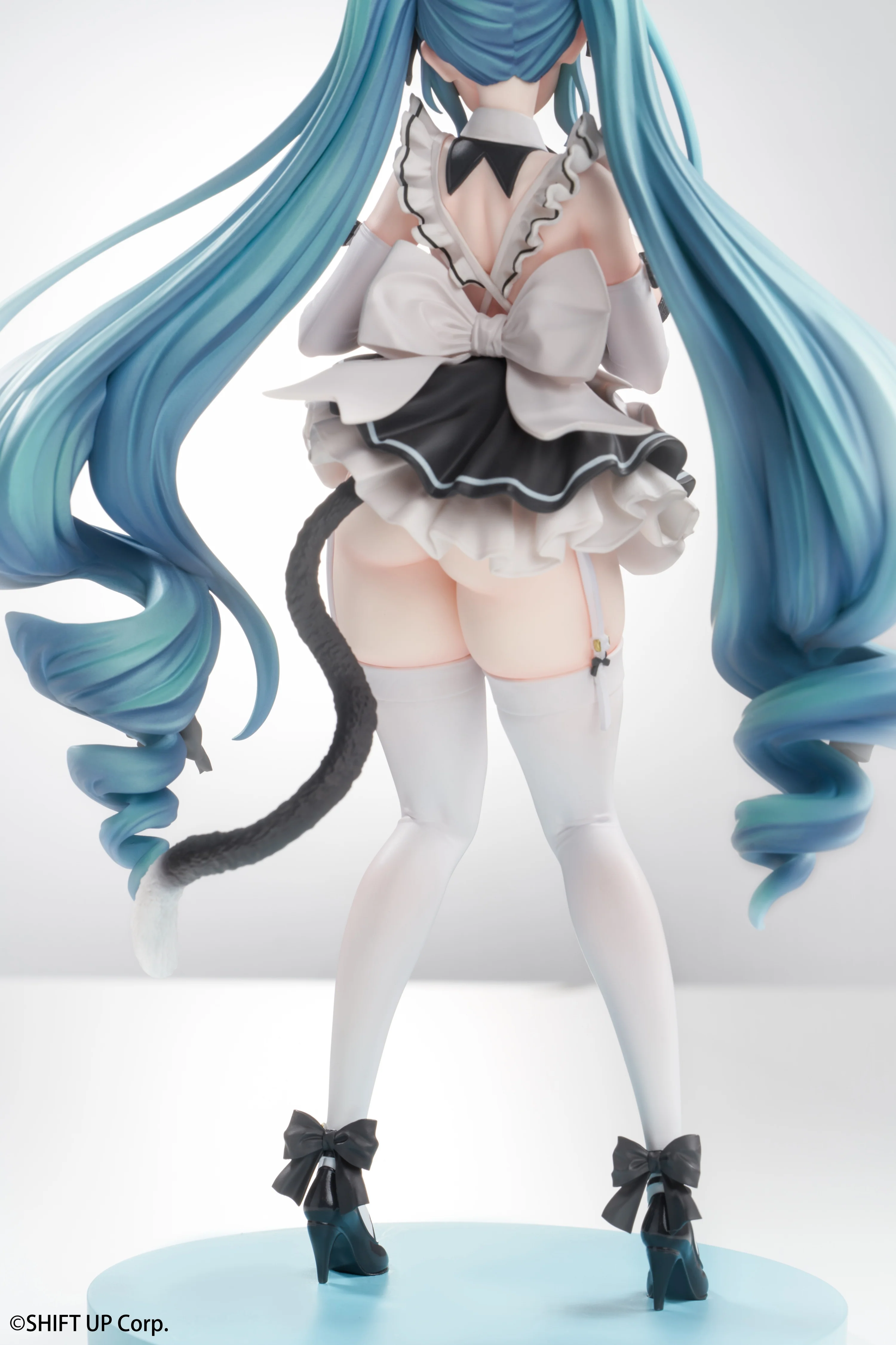 [Pre-order] Goddess of Victory: Nikke - Privaty (Unkind Maid Ver.) 1/10 Scale Figure Hobbysakura - Image 9