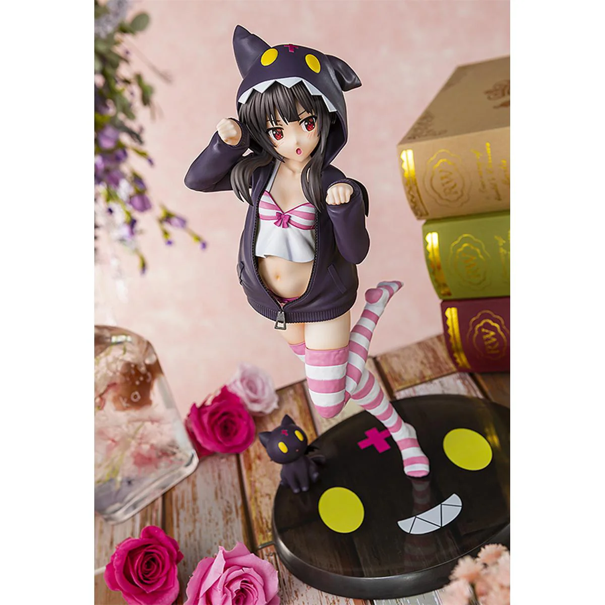 [Pre-order] KonoSuba: God's Blessing on This Wonderful World! - Megumin (Hoodie™ Look Chomusuke ver.) 1/7 Scale Figure  KADOKAWA - Image 10